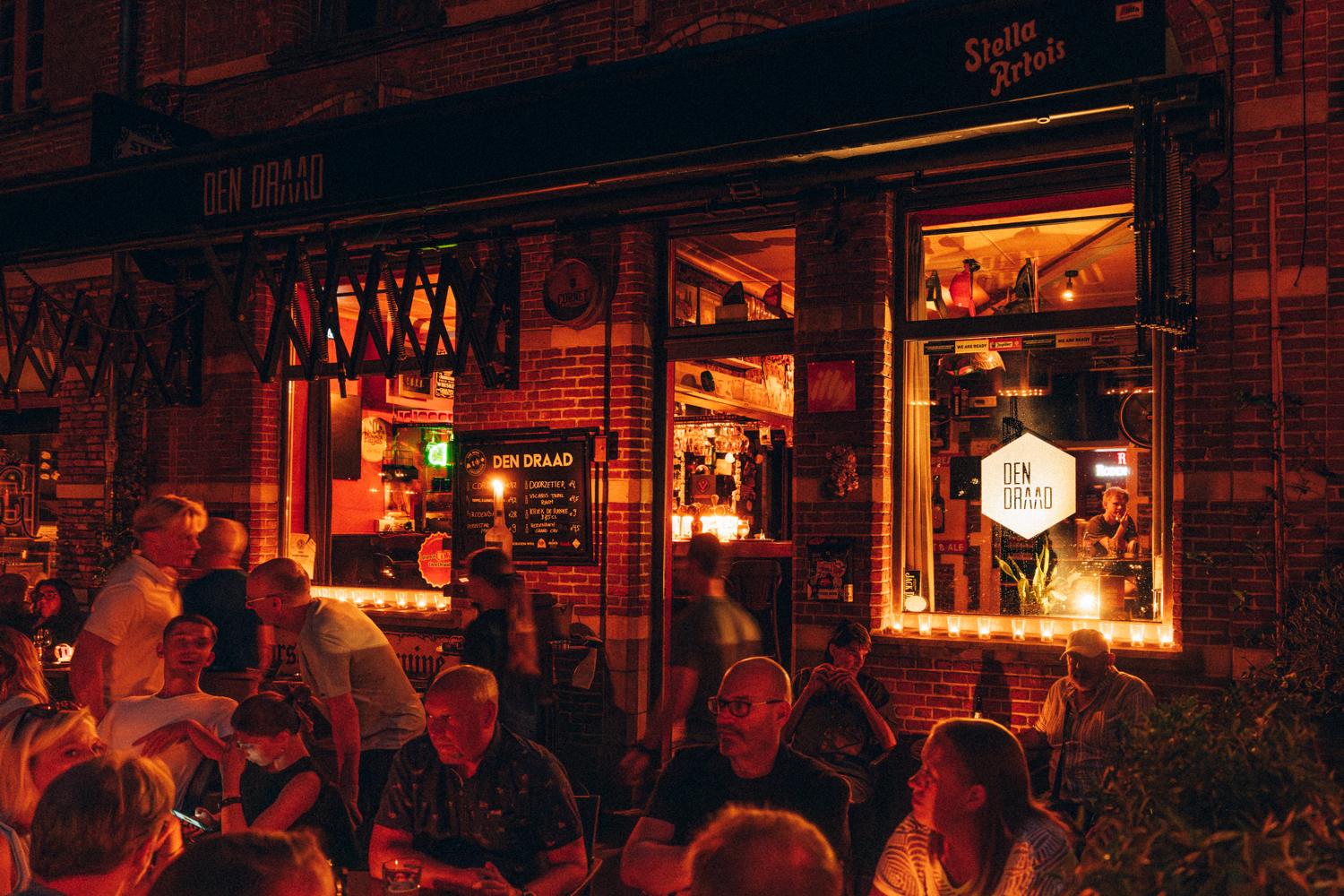 café den draad — sfeerfoto